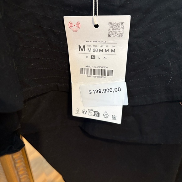 Elegant Black One-Shoulder Bodysuit - Picture 4 of 8